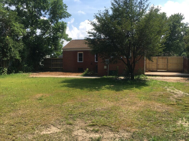 Building Photo - 1806 Parlow Dr