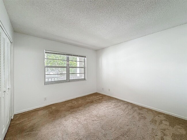 Building Photo - 8735 Ramblewood Dr