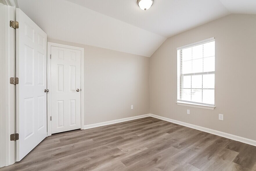 Building Photo - 206 Babe Ruth Cove