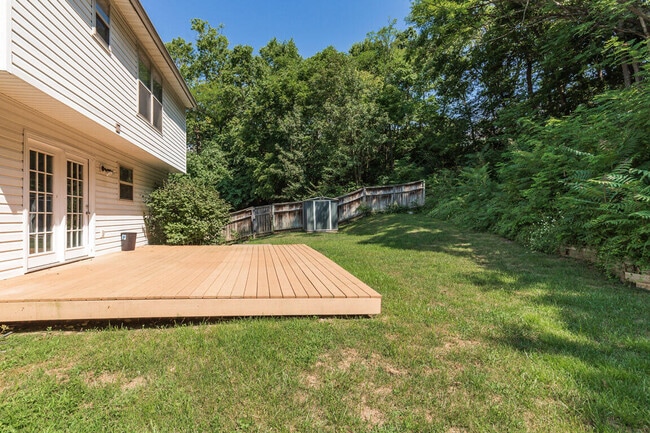 Building Photo - 330 River Rd