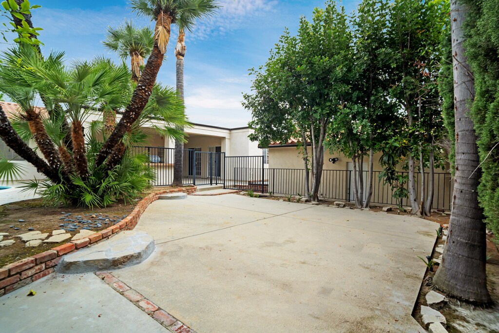 Building Photo - 20004 Septo St