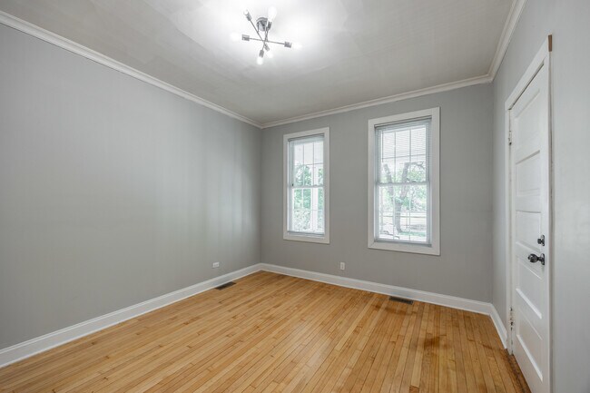 Building Photo - 3714 W Cortland St