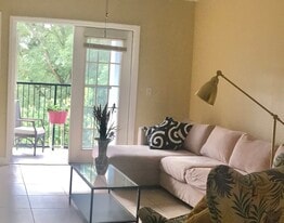 Building Photo - 304 E South St