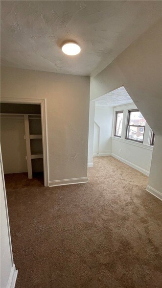 Building Photo - 319 N Balph Ave