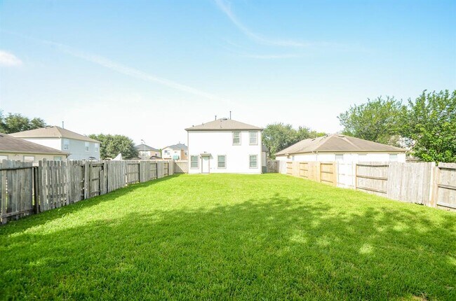 Building Photo - 718 Pine Lodge Dr