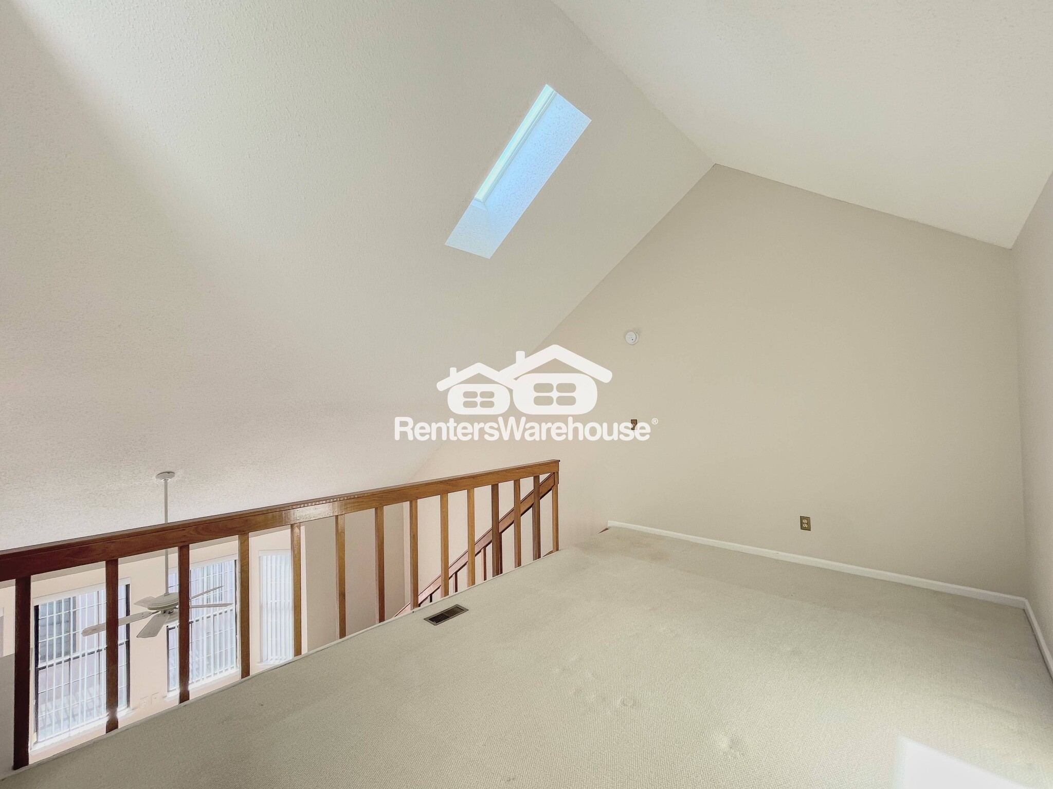 Building Photo - 411 Harbour Point