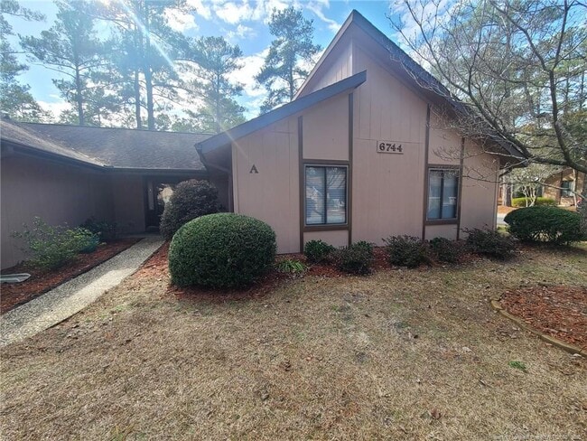 Building Photo - 6744 Irongate Dr