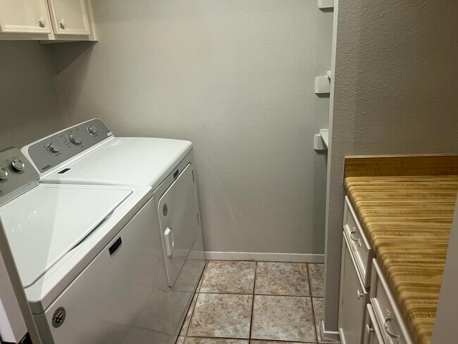 Building Photo - 4449 Walden Ln NE