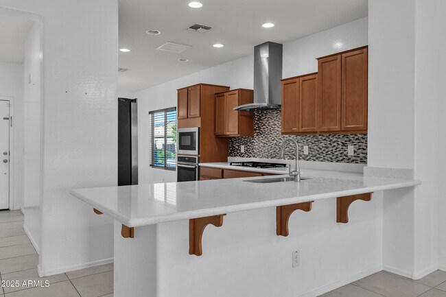 Building Photo - 2354 E Bellerive Dr