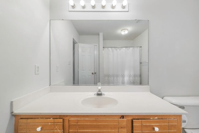Building Photo - Great Home for Rent in the Lucks Lane Corr...