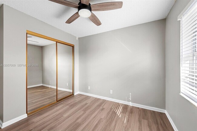 Building Photo - 3242 Coral Ridge Dr