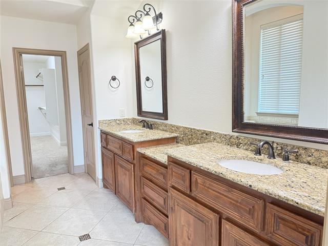 Building Photo - 4616 Vista Grande Dr