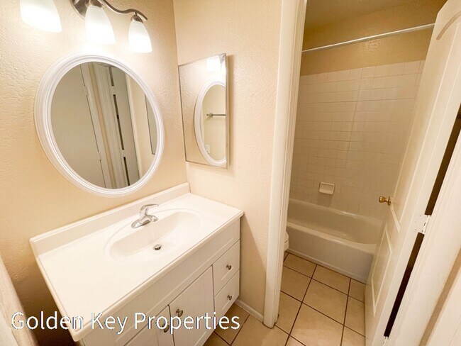 Building Photo - Nice 2 BR / 1 BA second story apartment lo...