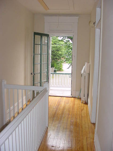 Building Photo - 6 N Mulberry St