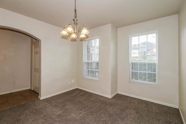 Building Photo - 3434 Tulip Trace Dr
