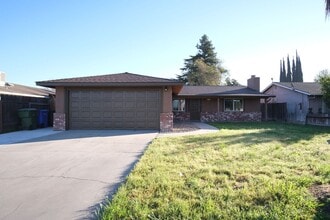 Building Photo - Beautiful 3 Bedroom 2 Bath home in Turlock