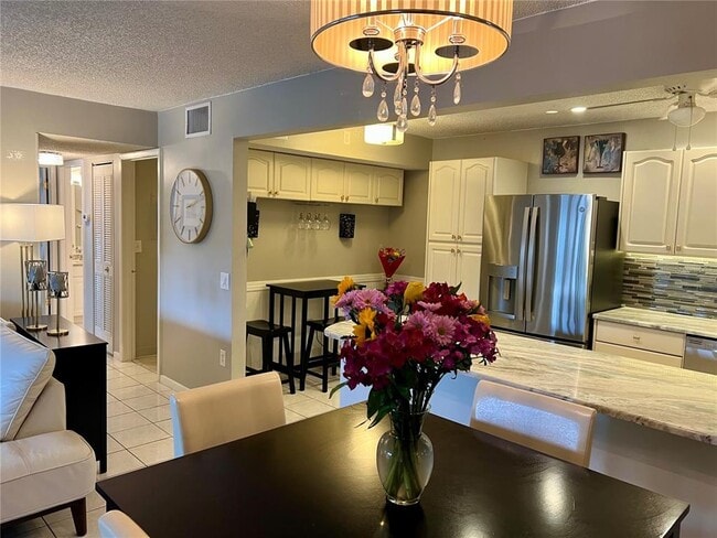 Building Photo - 1151 Pine Ridge Cir W