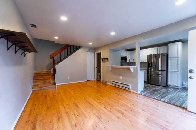Building Photo - 3720 Iris Ave