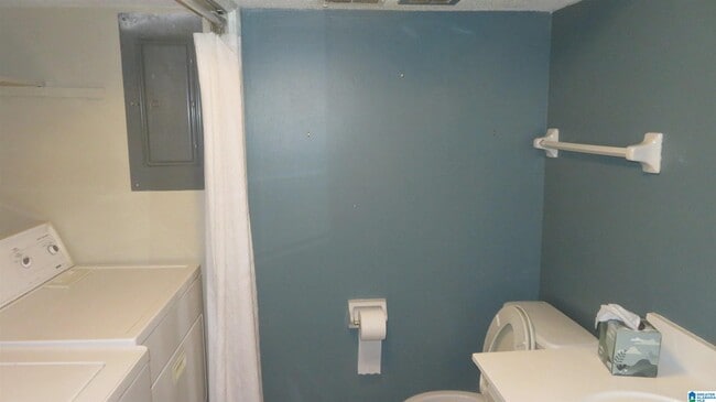 Building Photo - 3937 Montclair Rd