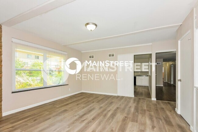 Building Photo - 1120 Spring Valley Dr