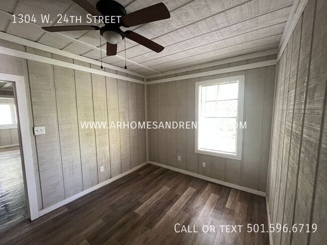 Building Photo - 1304 W 24th St