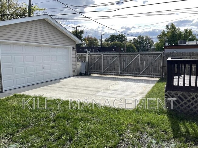 Building Photo - 23028 Pilgrim Ave