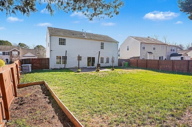 Building Photo - 5005 Marathon Ln