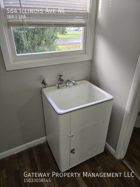 Building Photo - 564 Illinois Ave NE