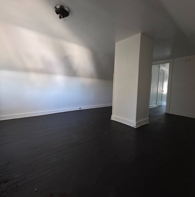 Building Photo - 747 E 117th St