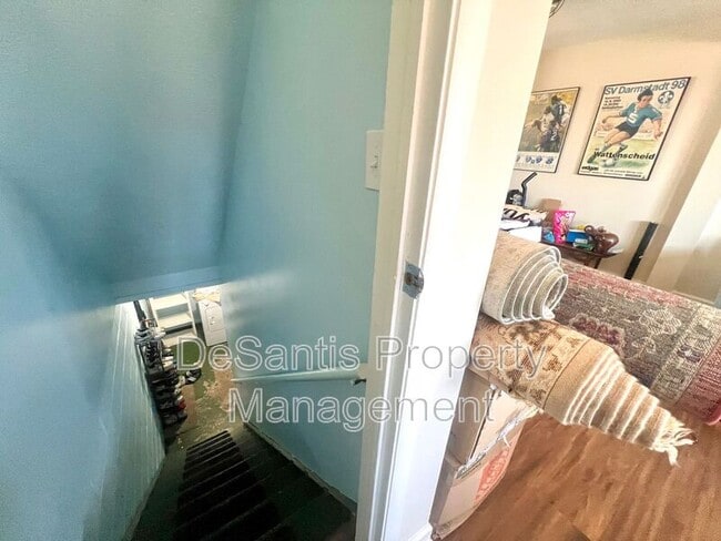 Building Photo - 406 Bonnie Brae Dr