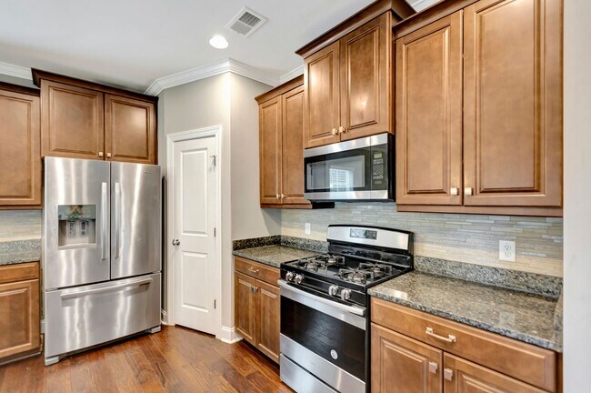 Building Photo - Welcome to Filbin Creek — North Charleston...