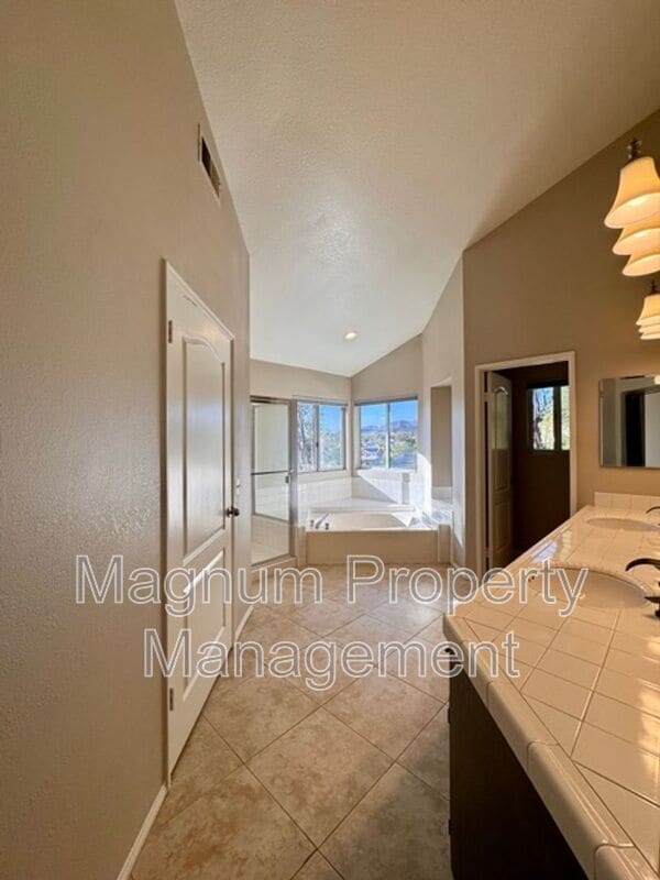 Building Photo - 40085 Temecky Way