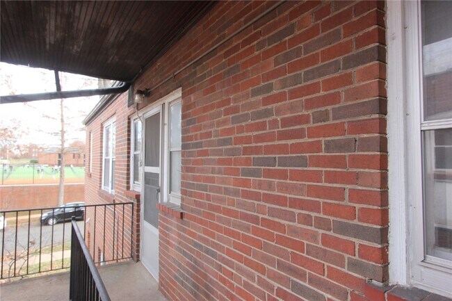 Building Photo - 6601 Alamo Ave