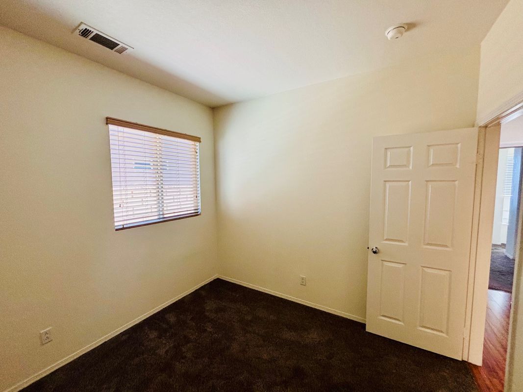 Building Photo - 5806 W Ave K-3