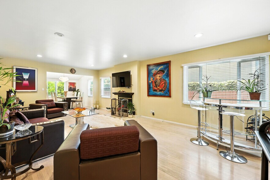 Building Photo - 22101 Buenaventura St