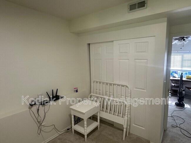 Building Photo - 1214 Cannon Dr