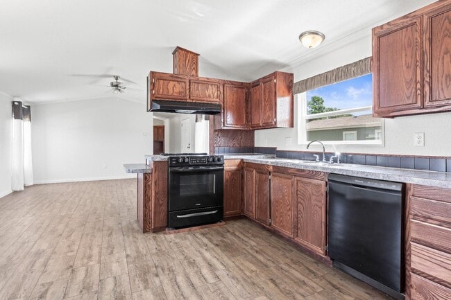 Building Photo - 2825 Primera Rd