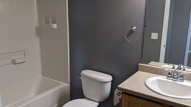 Building Photo - Townhouse for Rent in Parker