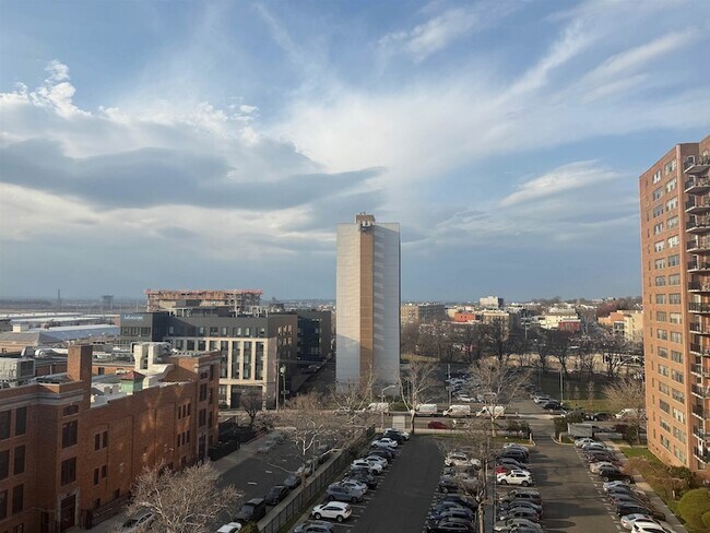 Building Photo - 10 Huron Ave