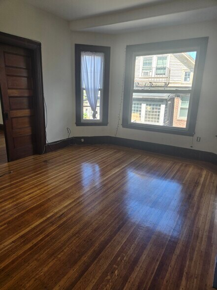 Building Photo - 4 Eleanor St