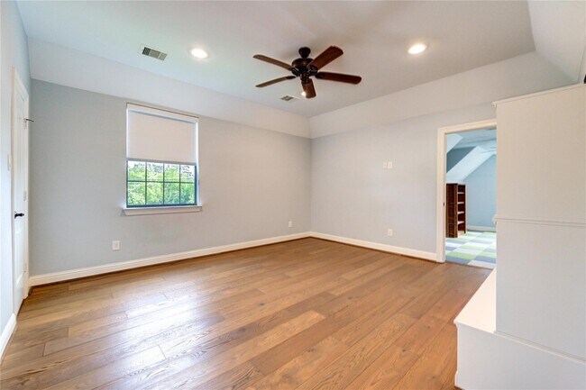 Building Photo - 1403 Wakefield Dr