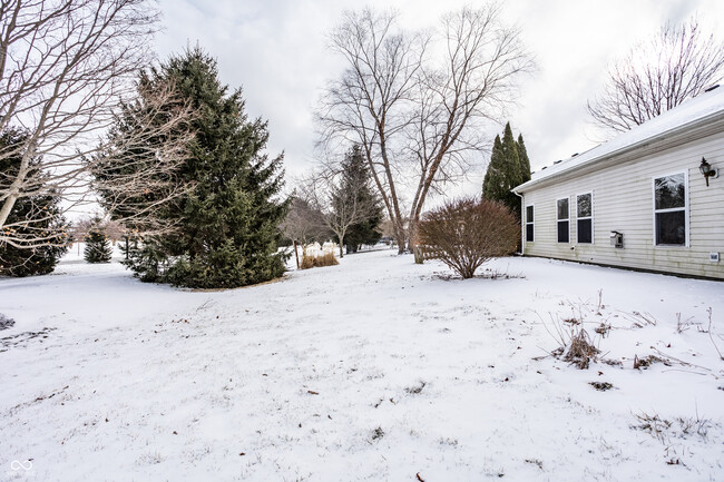 Building Photo - 5886 Hollow Oak Trail