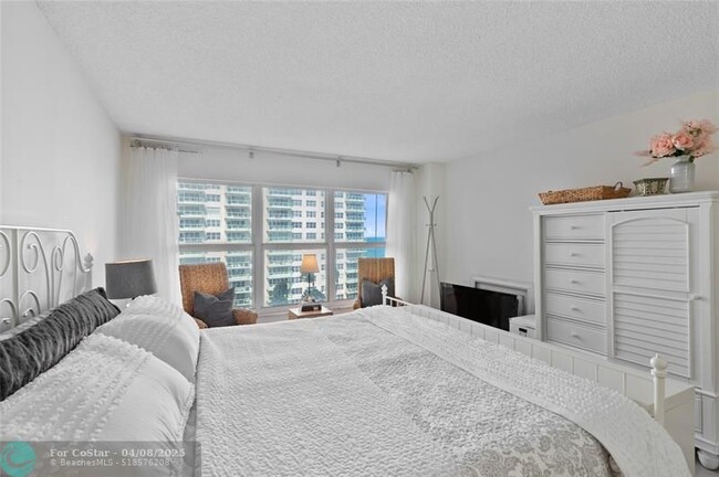 Building Photo - 3500 Galt Ocean Dr