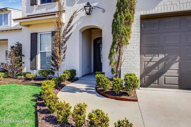 Building Photo - 315 San Marcos Dr