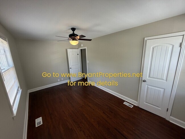 Building Photo - 2914 Lakeland Dr