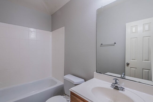 Building Photo - 20926 Hamlet Ridge Ln