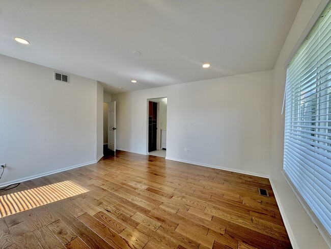 Building Photo - 1825 Red Bud Rd