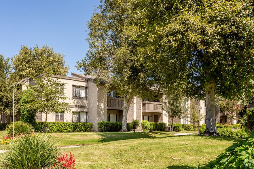 Primary Photo - Sunrise Apartments