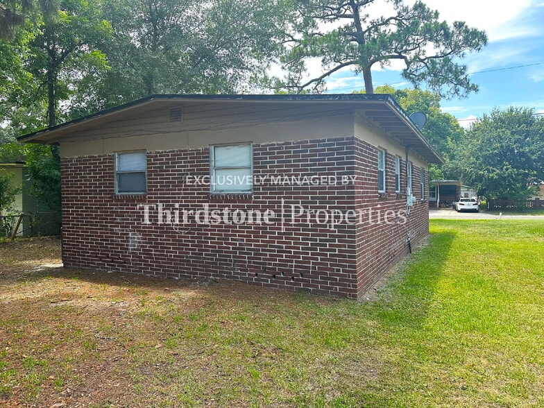 Building Photo - 3323 Martha St