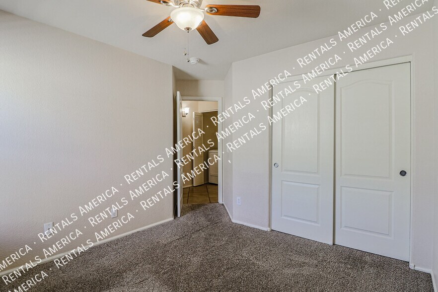Building Photo - 16070 W Kendall St